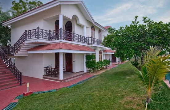 Sterling Lake Palace Alleppey